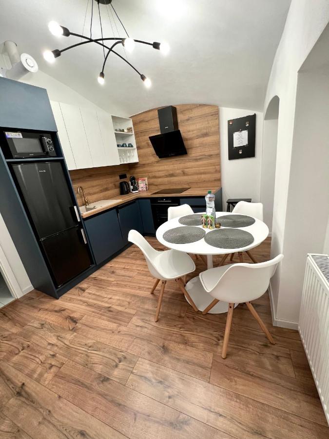 Apartment R&L Lazovna Apt 1 - Old Town And Parking บันสกาบิสตรีตซา ภายนอก รูปภาพ